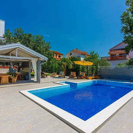 Casa de Férias Besondere Mit Pool, 350 Meter Zum