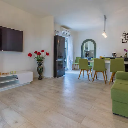 Casa de Férias Besondere Mit Pool, 350 Meter Zum Jadranovo
