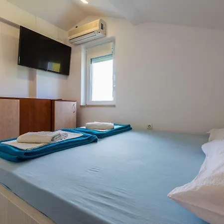 Casa de Férias Besondere Mit Pool, 350 Meter Zum Jadranovo