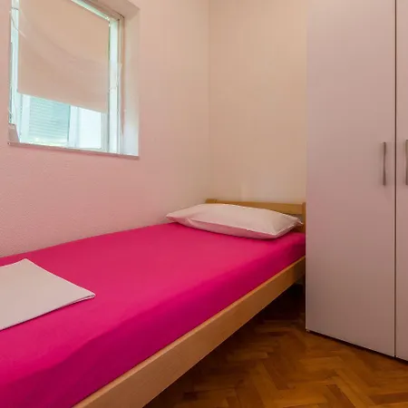 Holiday home Besondere Mit Pool, 350 Meter Zum *