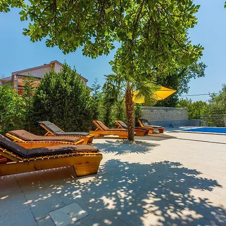 Semesterbostad Besondere Mit Pool, 350 Meter Zum